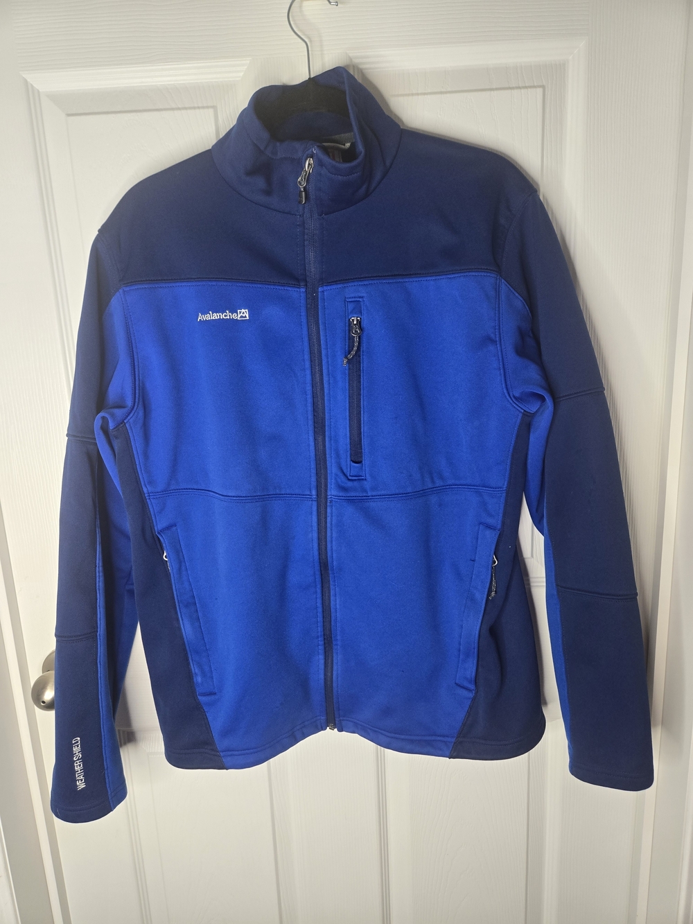 Avalanche Men’s Blue Two-Tone Softshell Jacket